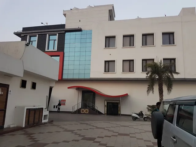 DH Hotel & Restaurant