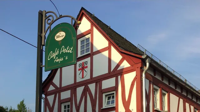 Anja’s Café Petit