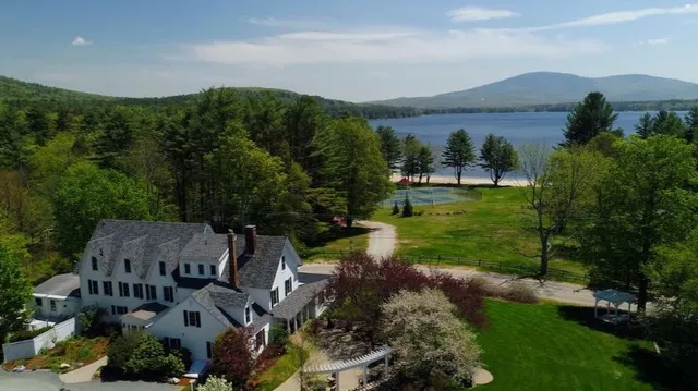 Inn at Pleasant Lake