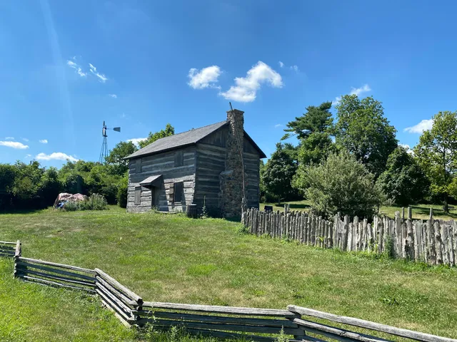 Shawnee Prairie Preserve SHAWNEE NATURE CENTER