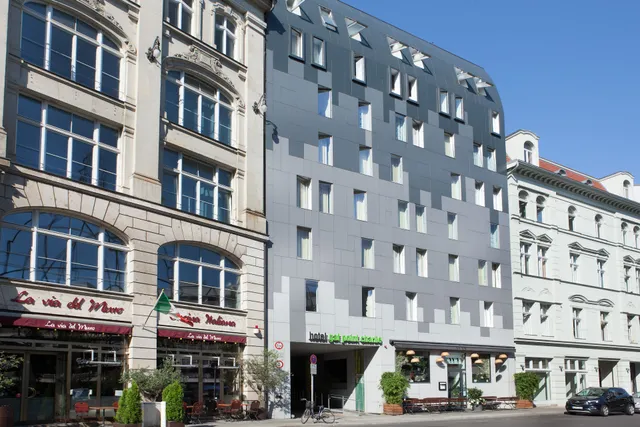 Gat Point Charlie Hotel