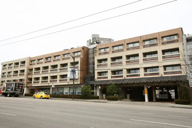 Atrium Hotel Vancouver