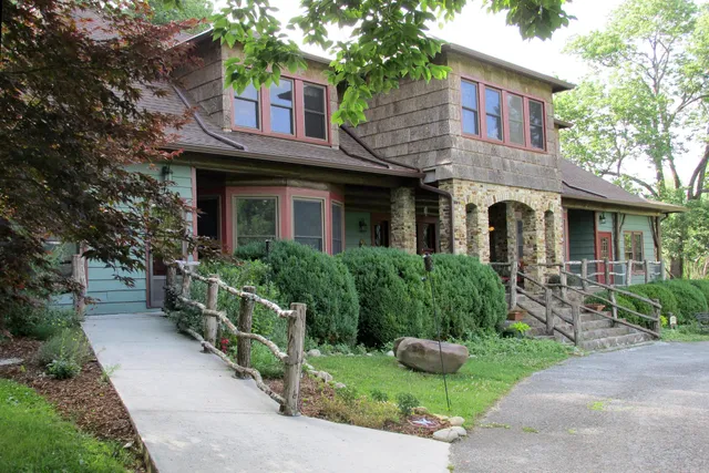 Laughing Heart Lodge