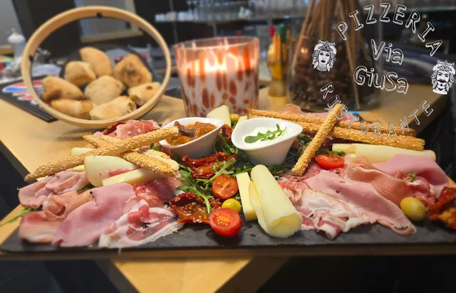 Pizzeria Ristorante Via GiuSa