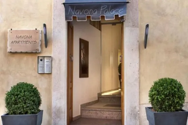 Navona Palace Luxury Inn