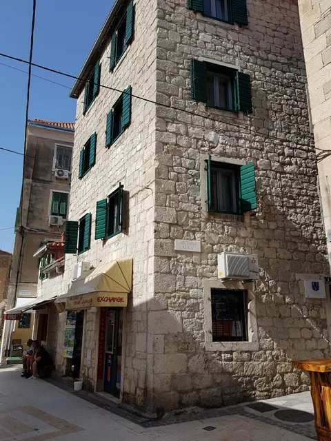 Tri Lava Luxury Living