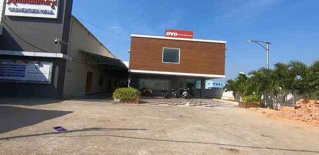 OYO 30497 Anandamayi Convention Hall