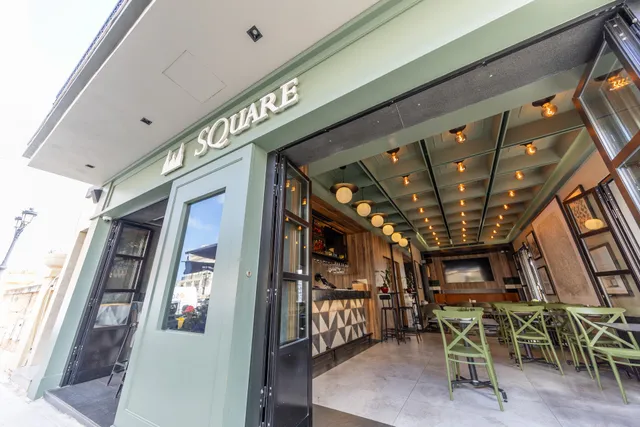 Square Gastro Bar
