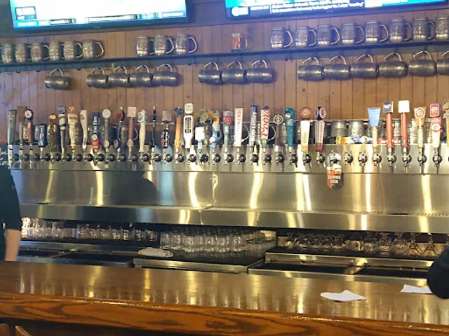 Old Chicago Pizza + Taproom