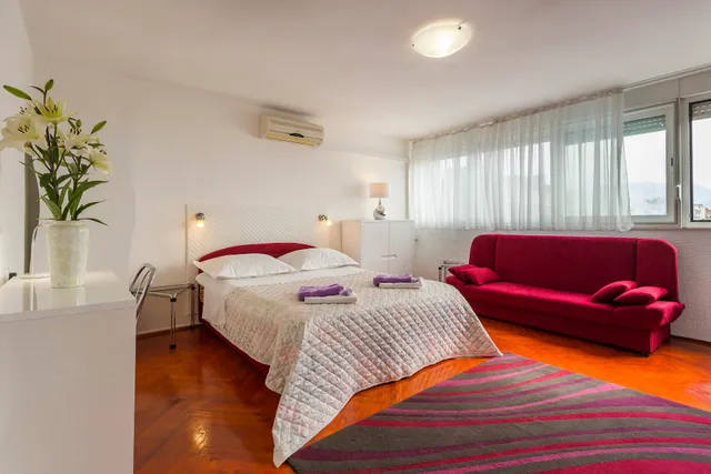 Spalato Beach Apartment With Sea View