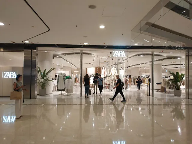 IFC Mall; Man Cheung Street