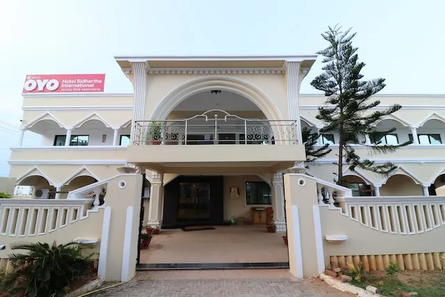 Capital O 16522 Hotel Sidhartha International