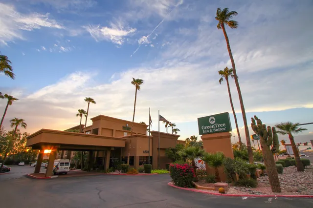 GreenTree Inn & Suites Phoenix Sky Harbor