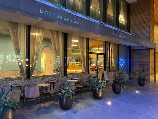 BOYY & SON CAFÉ