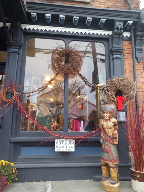 Iroquois Antiques & Collectables