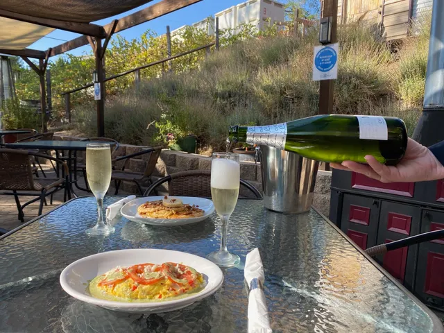 Idle Hour Winery & Kitchen ~ Queen's Inn & Wine Bar