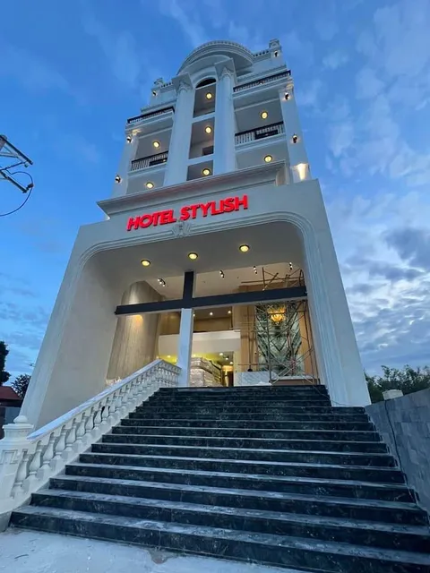 Khách Sạn Stylish Tân Khai