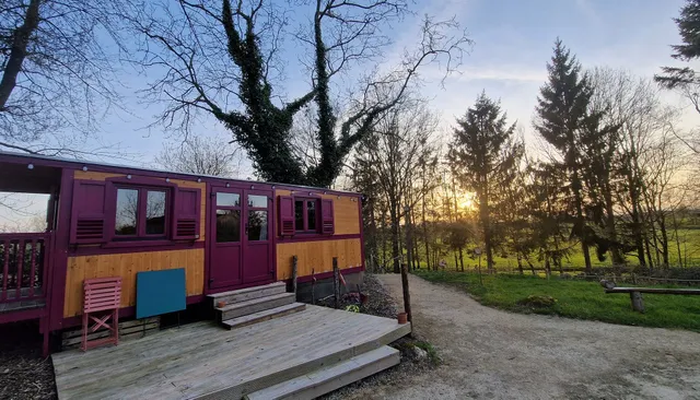 Roulottes "Le Camp du Fauconnier"