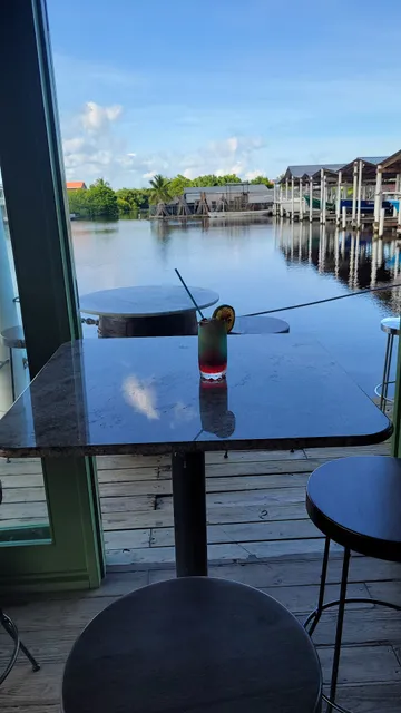 MoBay Restaurant and Lounge