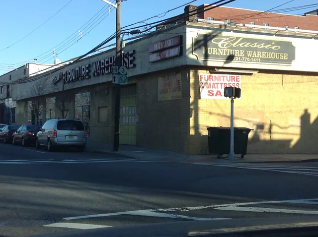 FURNITURE WAREHOUSE & SHOWROOM