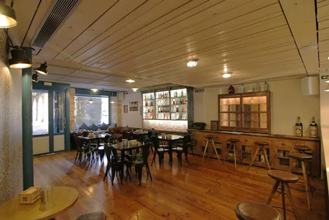 La Droguería Bodega Jatetxea