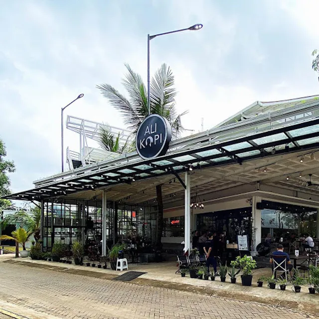 Ali Kopi Cafe & Roastery
