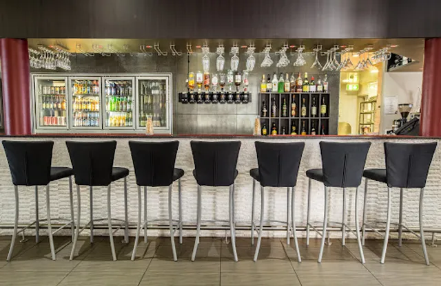 Images Lounge Bar & Restaurant