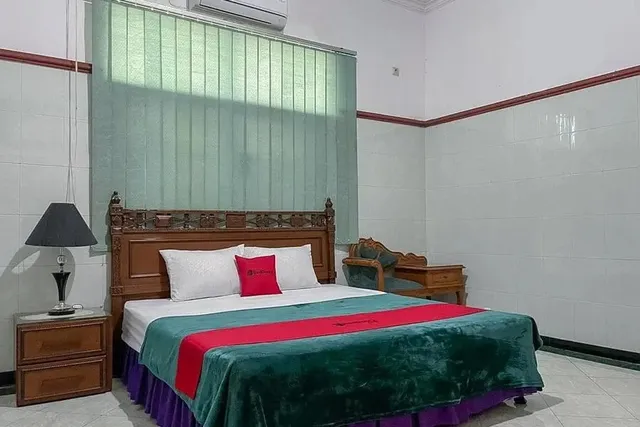 RedDoorz Syariah @ Karang Pilang