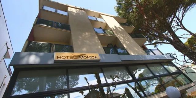 Hotel Monica