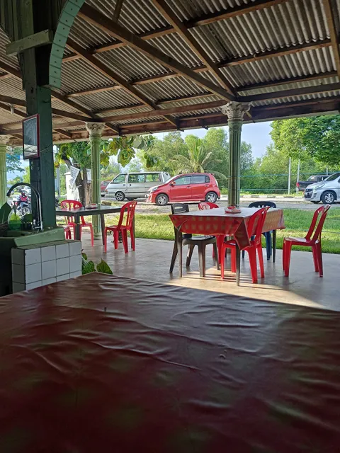 Nasi Berlauk Ayoh Su Jak