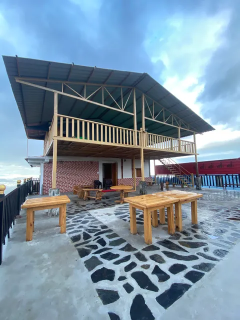 Hotel LA Riqueza - Kanatal