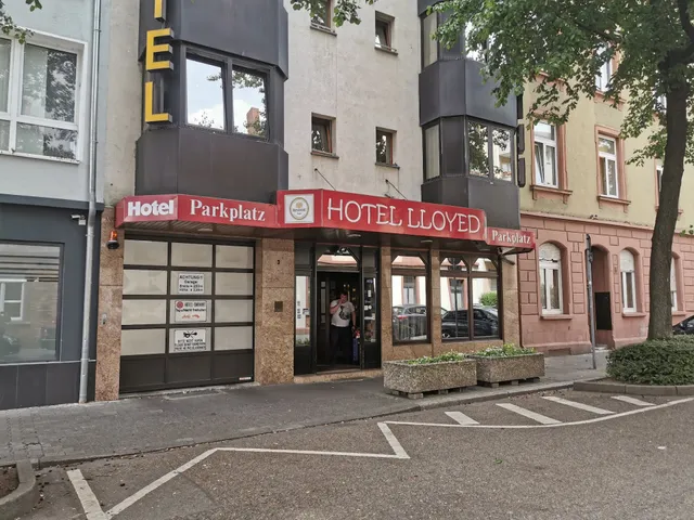 Hotel Lloyed