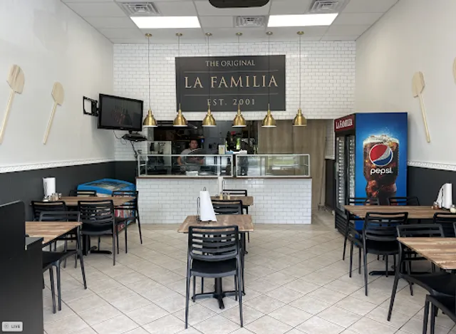 La Familia Pizza & Pasta Of Cross River