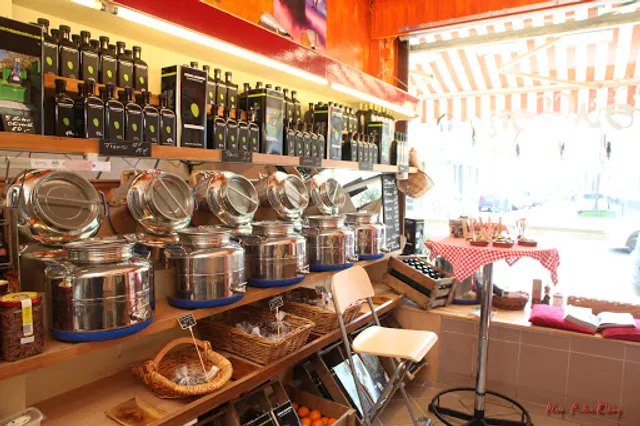 Le Bouffon - café des artistes & épicerie fine