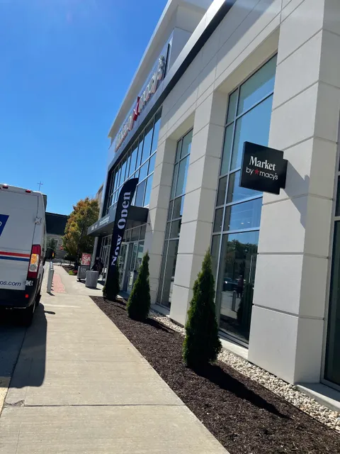 Macy's Evergreen Plaza