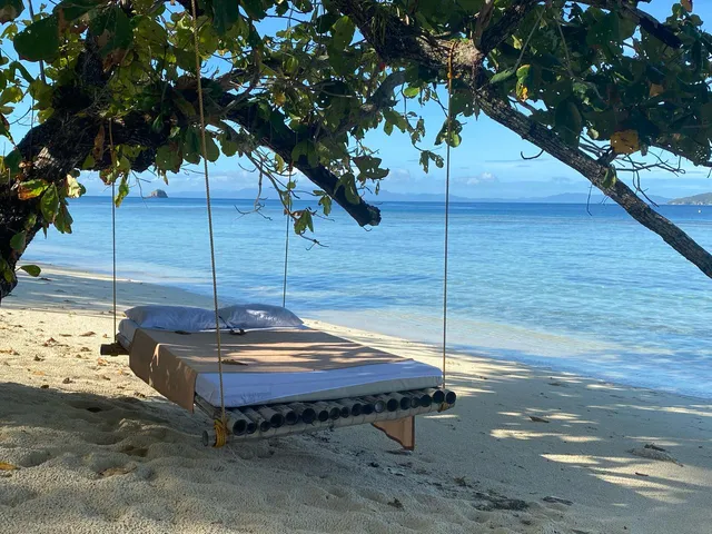 El Nido Tours "Sea Quest" - island hopping and expeditions to Coron.