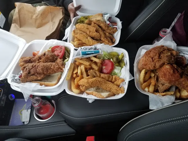 Ronnie's Catfish & More