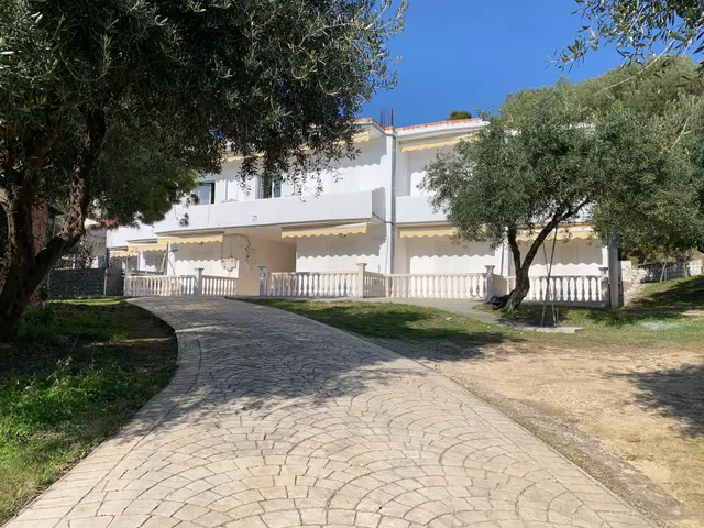 Elia Beach Apartments Vrachos