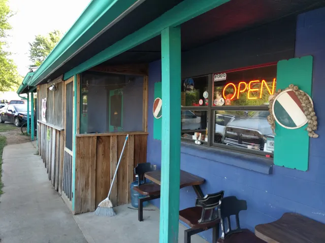 Tommy's Famous A Pizzeria