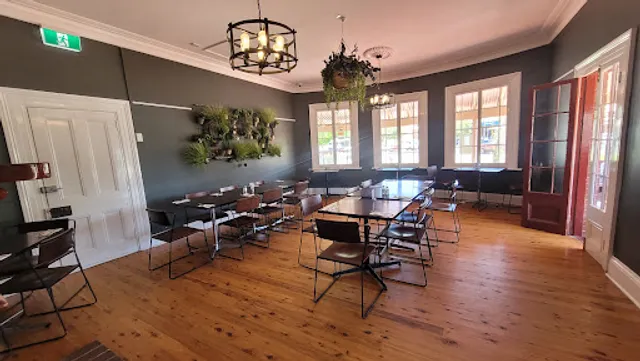 Henry's Bridge Hotel Echuca