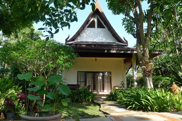 Naiharn : Symphony Villa
