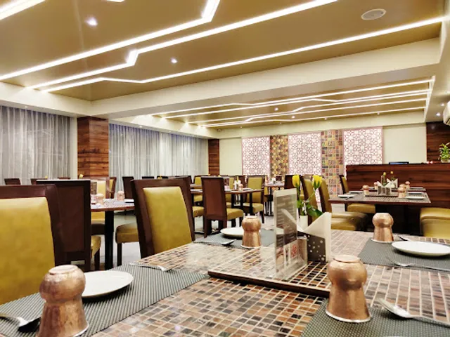 Santrupti Veg Restaurant & Banquet Hall