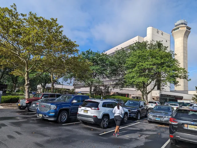 Newark Airport Park Plus Parking (Rt 1&9)