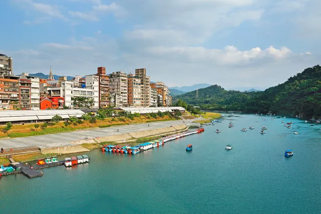 碧潭水岸商圈（碧潭東岸商店街）