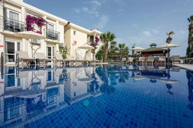 Ömer Aybak Beach Hotel