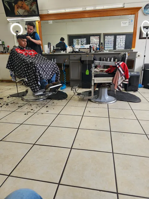 Oscar's Barber Shop