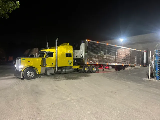 Giunta's Warehouse Inc