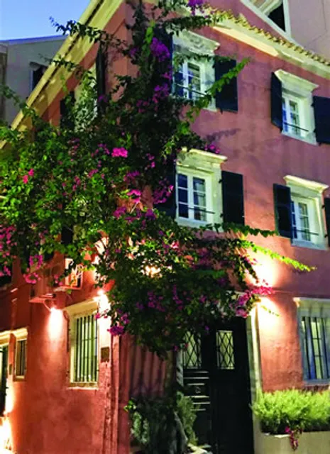 Liston Suites (Mon Repos - Durrell - Achillion) by TownHouseCo