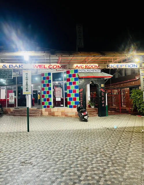 HOTEL RICHIE RICH RESORT BAR RESTAURANT