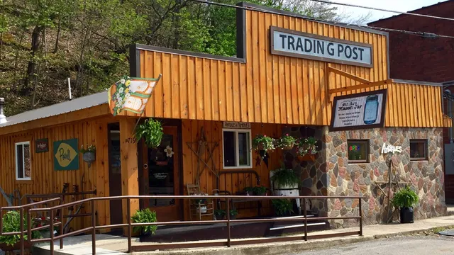 4th Ave Mason Jar Trading Post